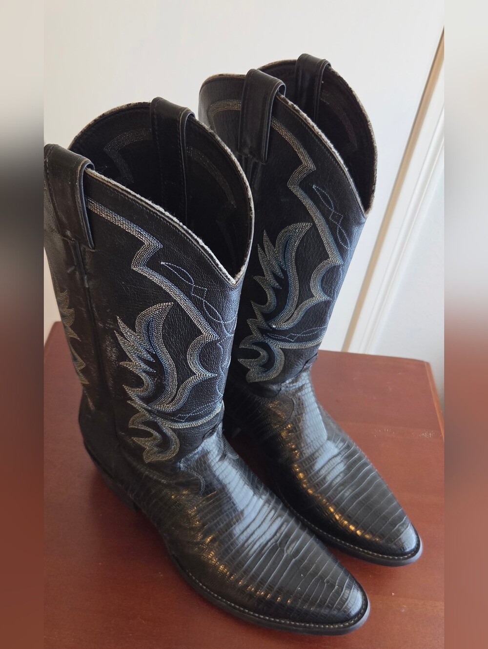 Justin Boots 8313 Size 12 Black Leather Cowboy Boots